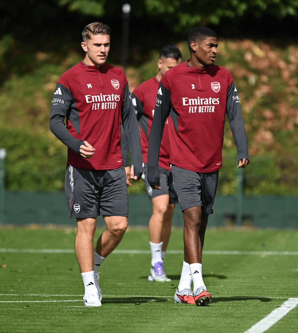 28圈娱乐-关键时刻突围战来临，巴塞罗那围绕欧冠官宣签约，气氛紧张，心理建设被强调(巴塞罗那足球俱乐部新赛季阵容)