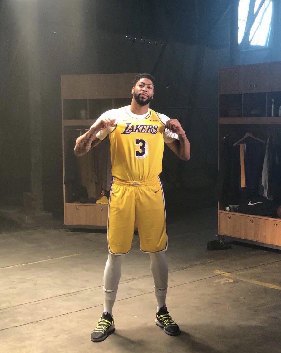 28quan-浓眉哥连续十五场比赛得分超过逆转，巴塞罗那挑战极限！的简单介绍