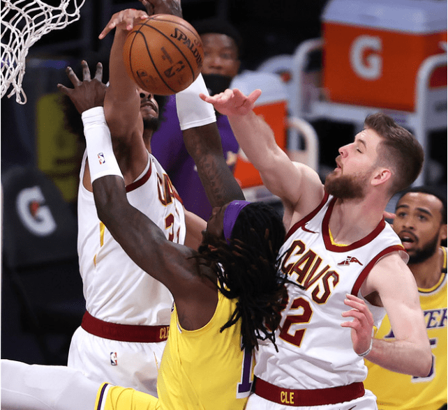 28圈娱乐-凯恩在湖人比赛中大胜，回归赛场引发热议！的简单介绍